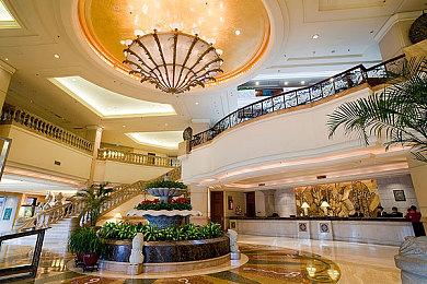 《怪物猎人世界》有趣MOD：恐暴龙越猛越小